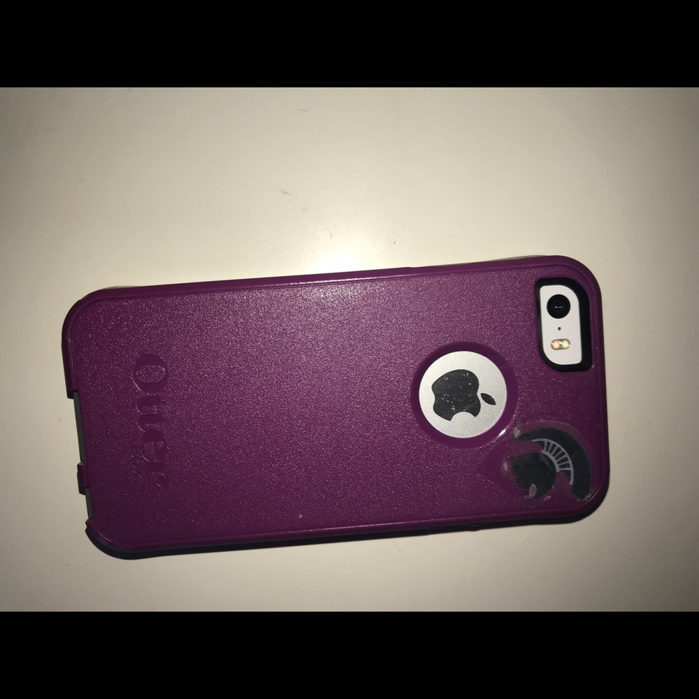 iPhone 5s otterbox phone case.
